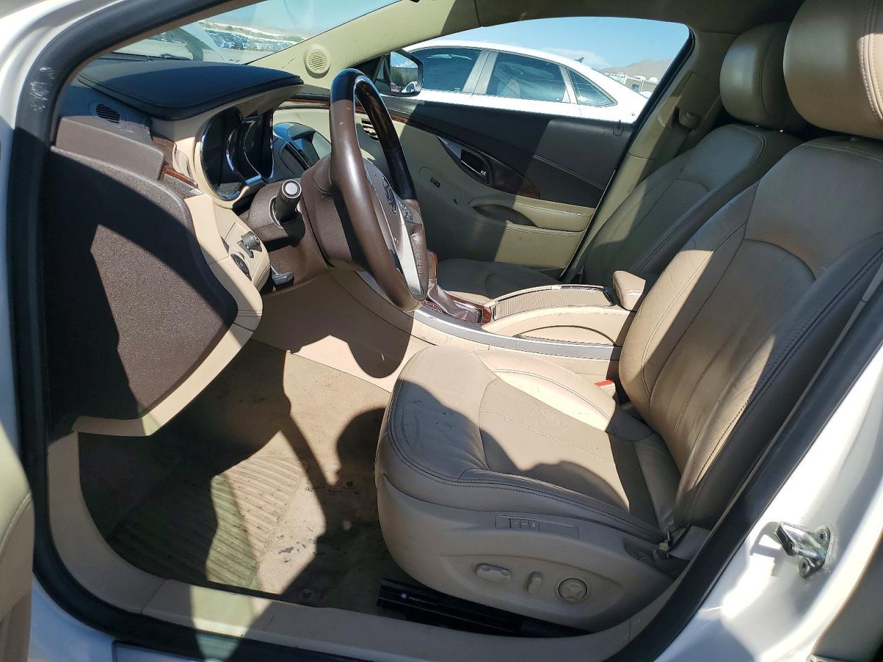 2010 Buick Lacrosse - Image 7