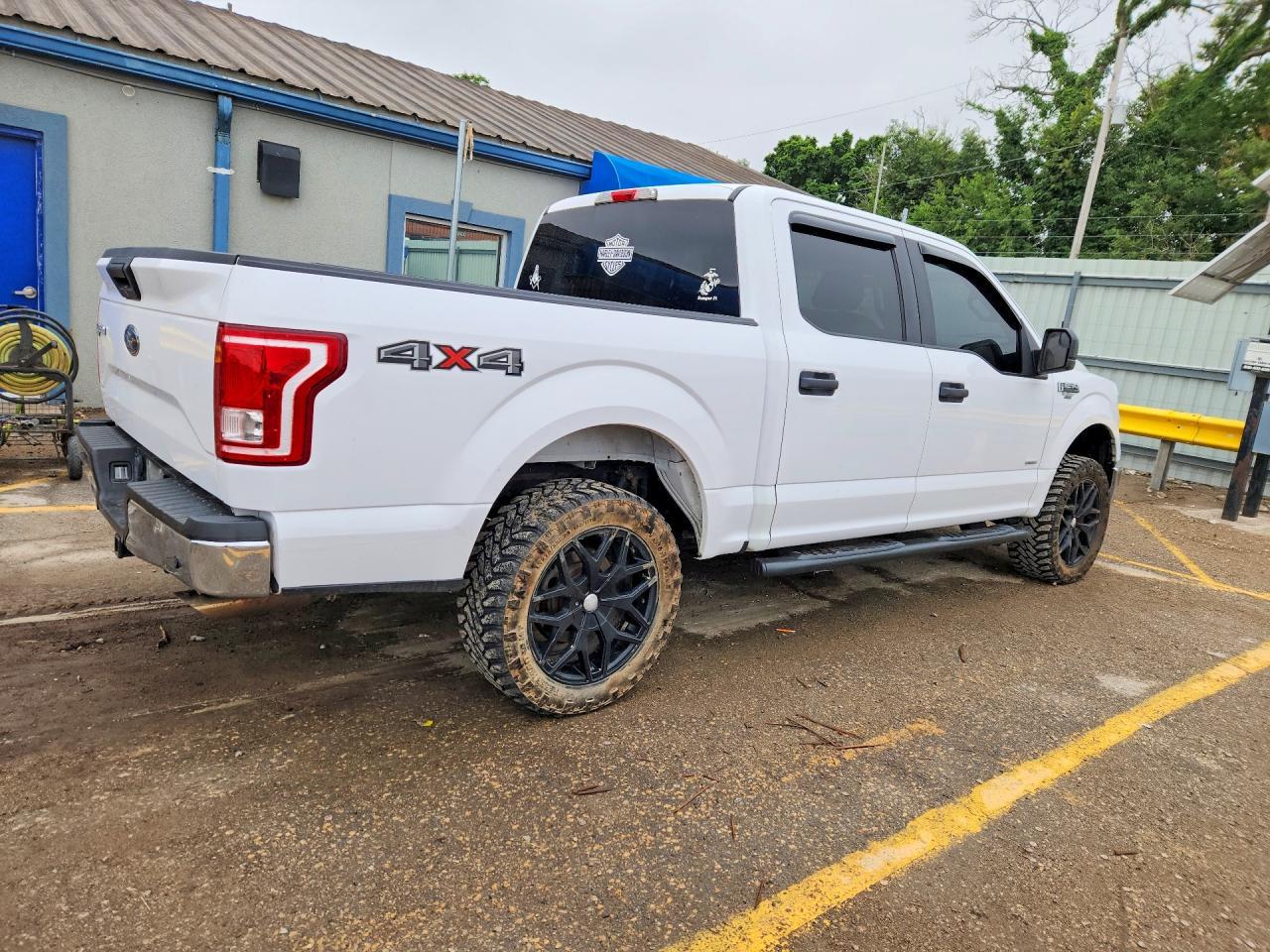 2015 Ford F150 Supercrew - Фото 3