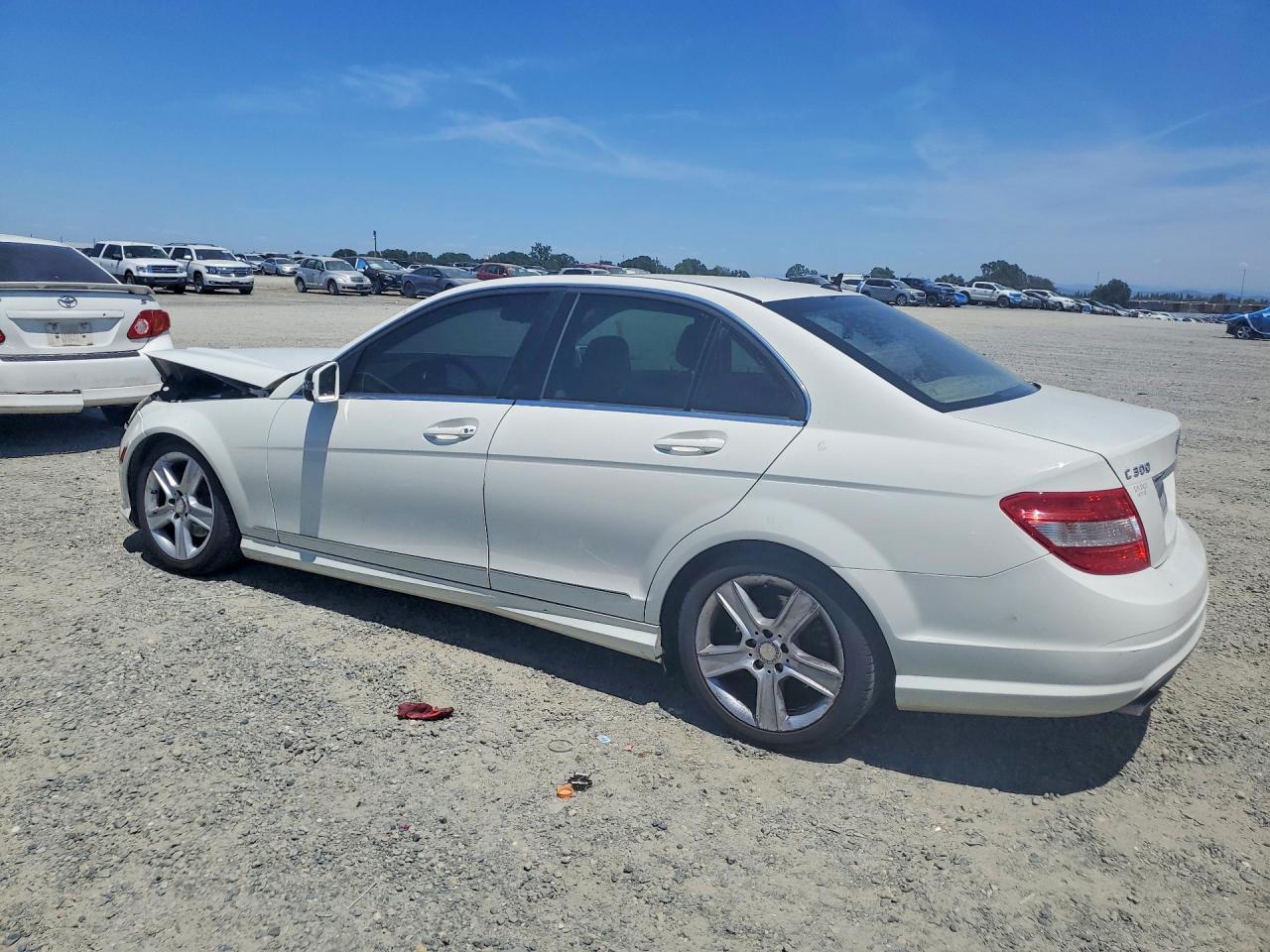 2011 Mercedes-Benz C 300 - Фото 2