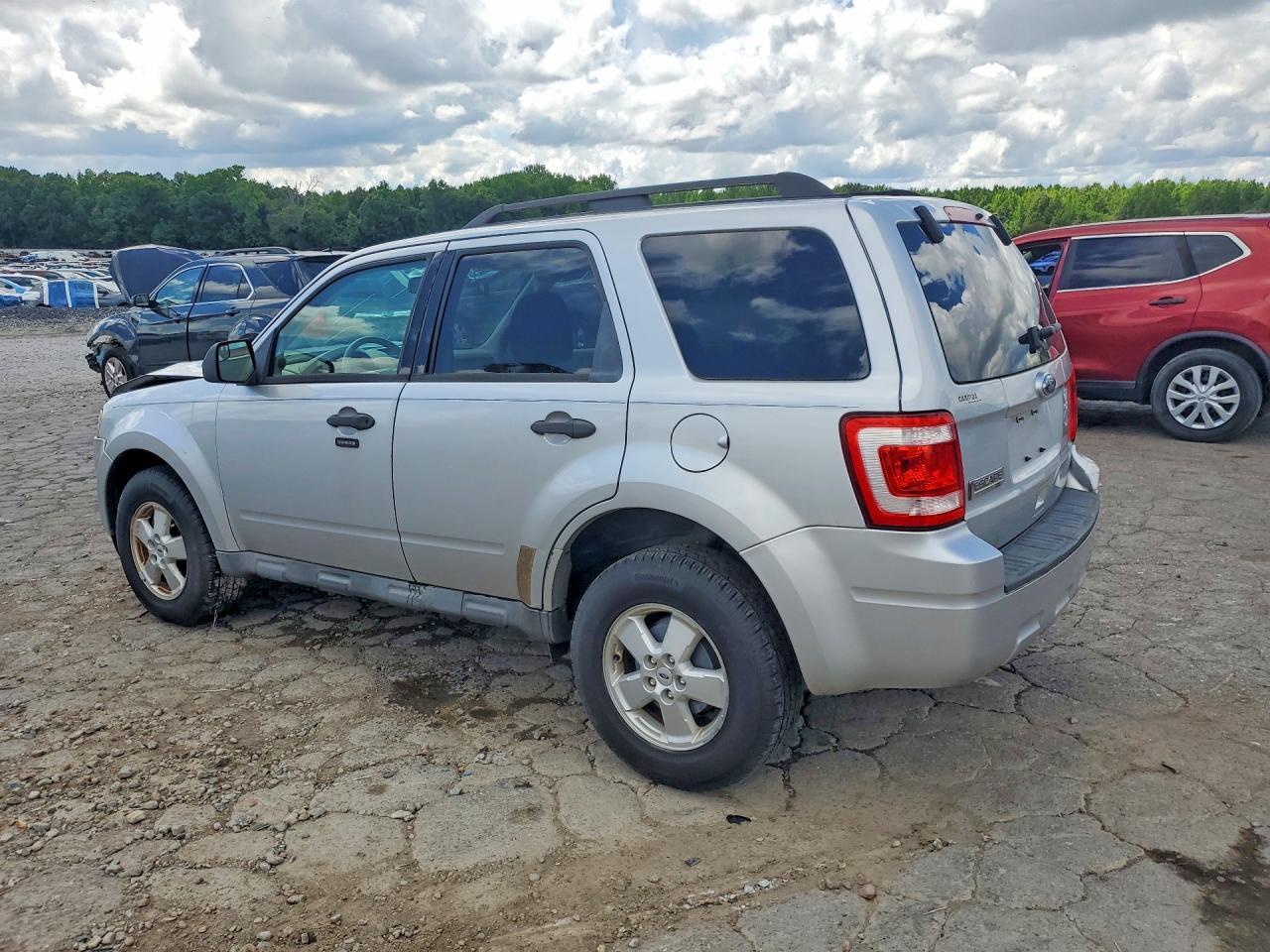 2010 Ford Escape Xlt - Фото 2