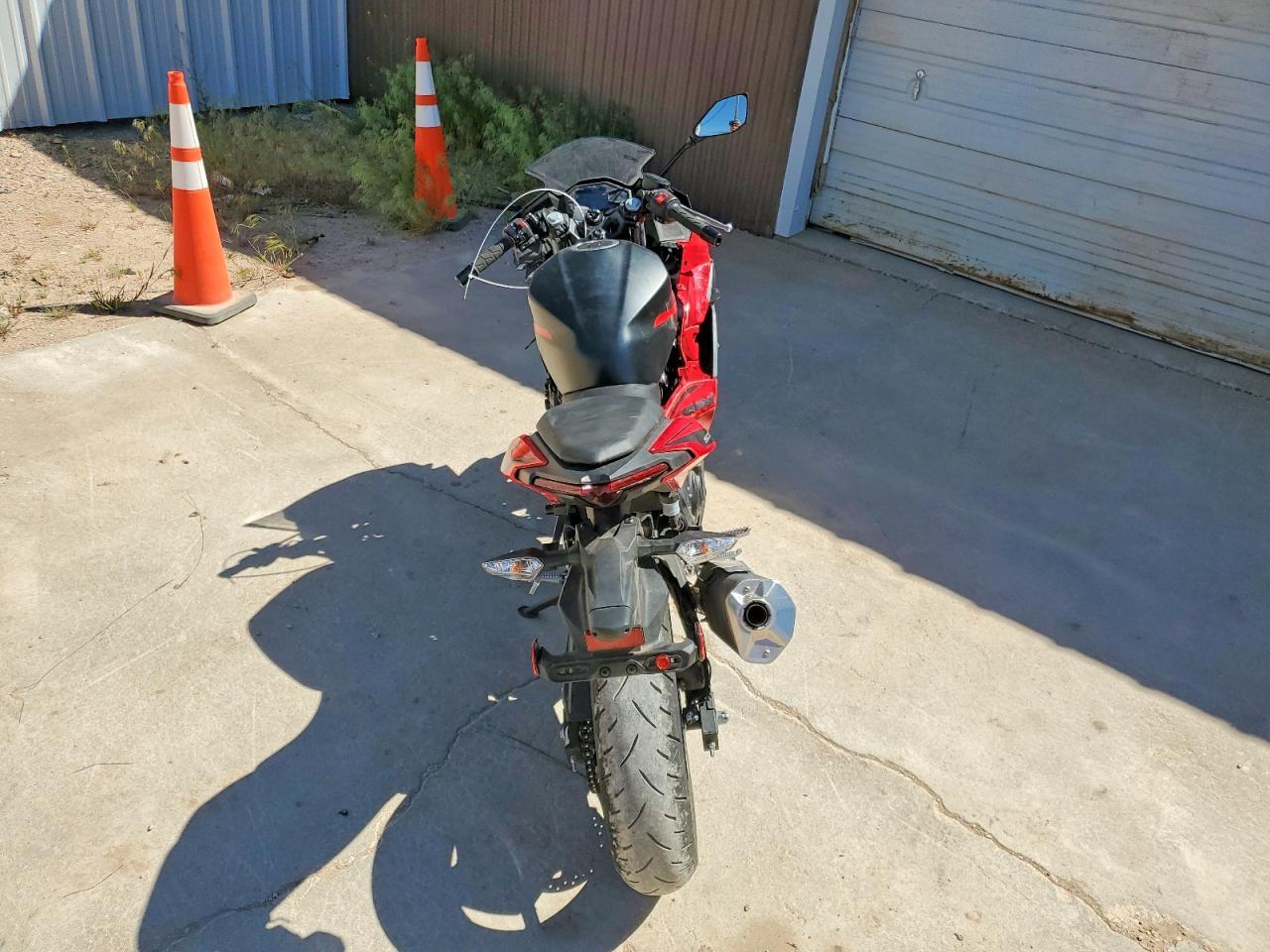 2025 Kawasaki Ex500 - Фото 6