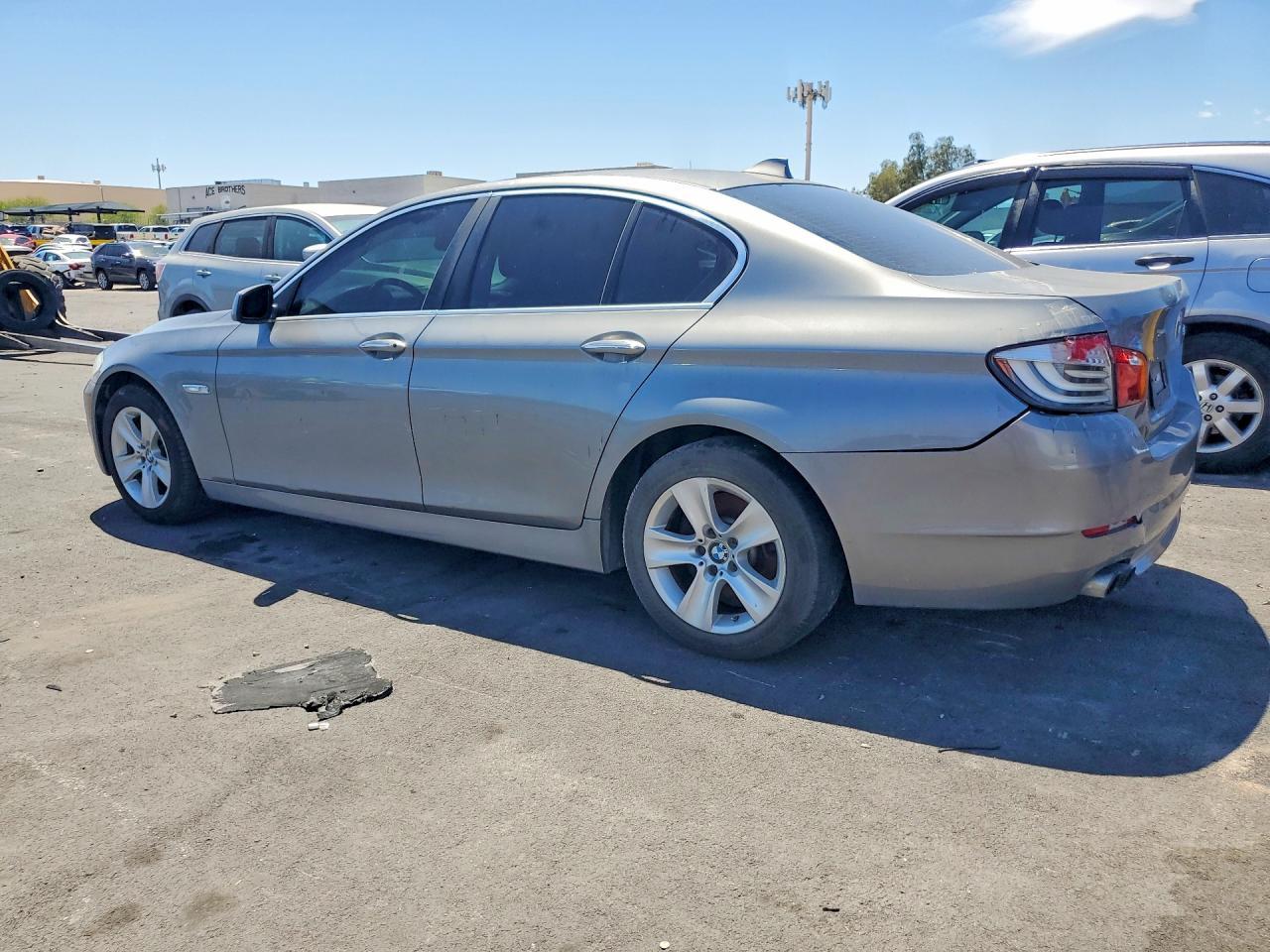 2013 BMW 528 I - Фото 2
