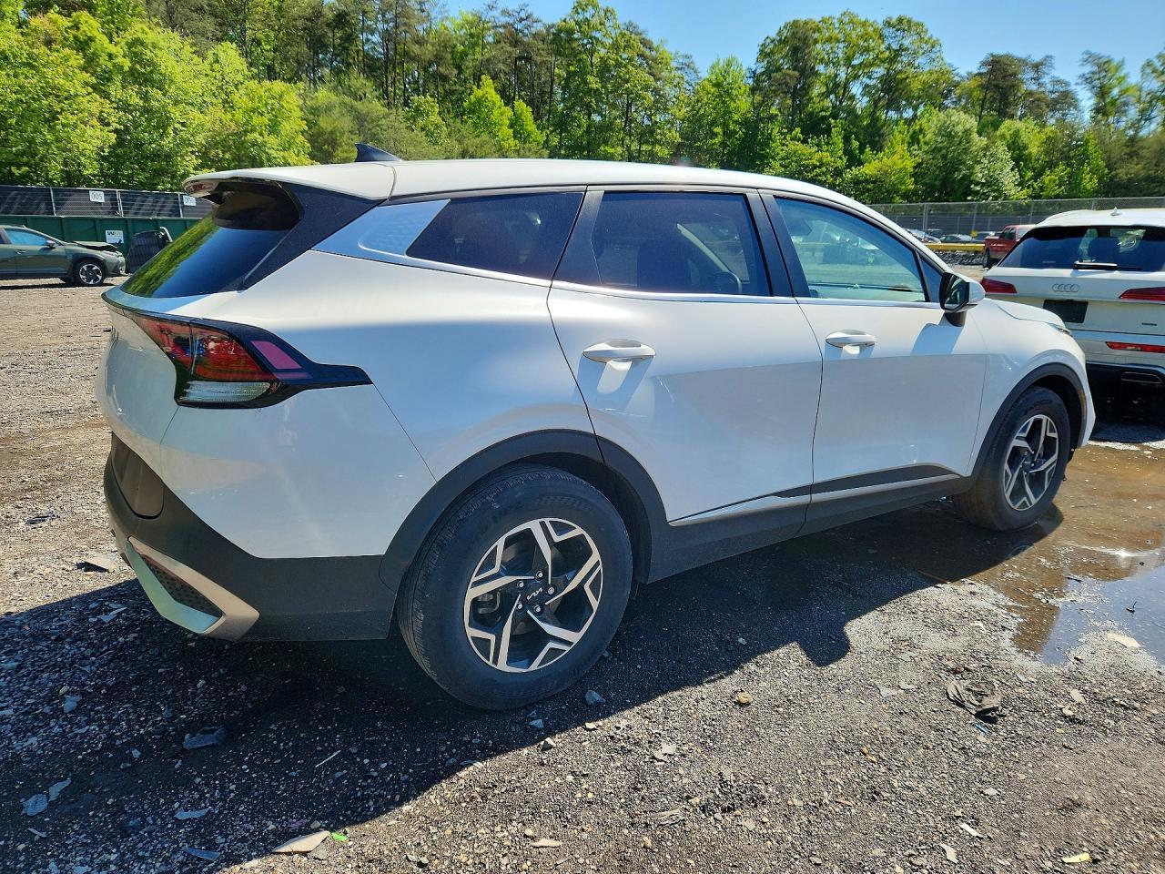 2023 Kia Sportage Lx - Image 3