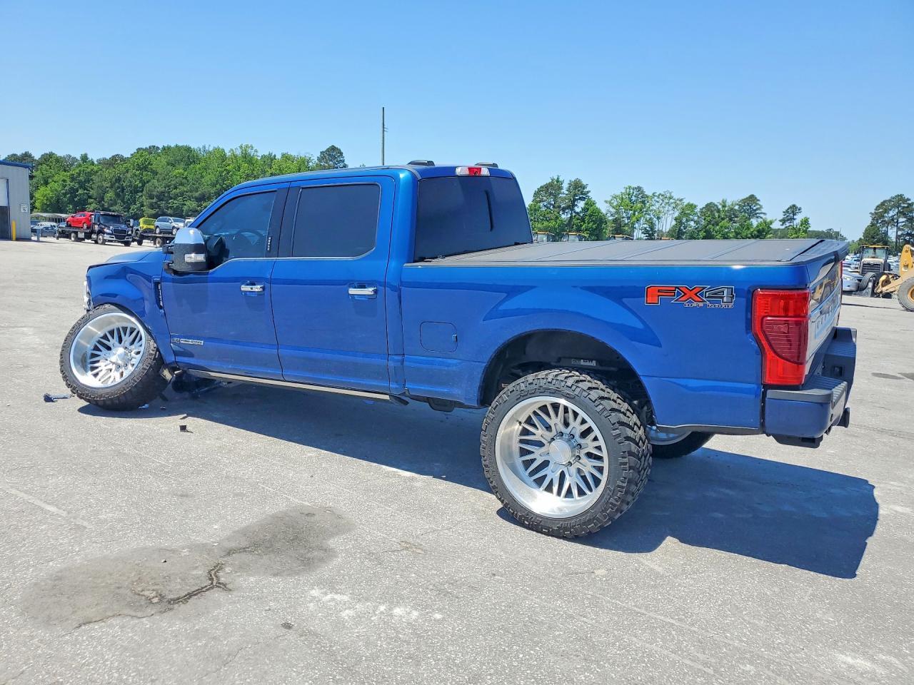 2022 Ford F350 Super Duty - Image 2