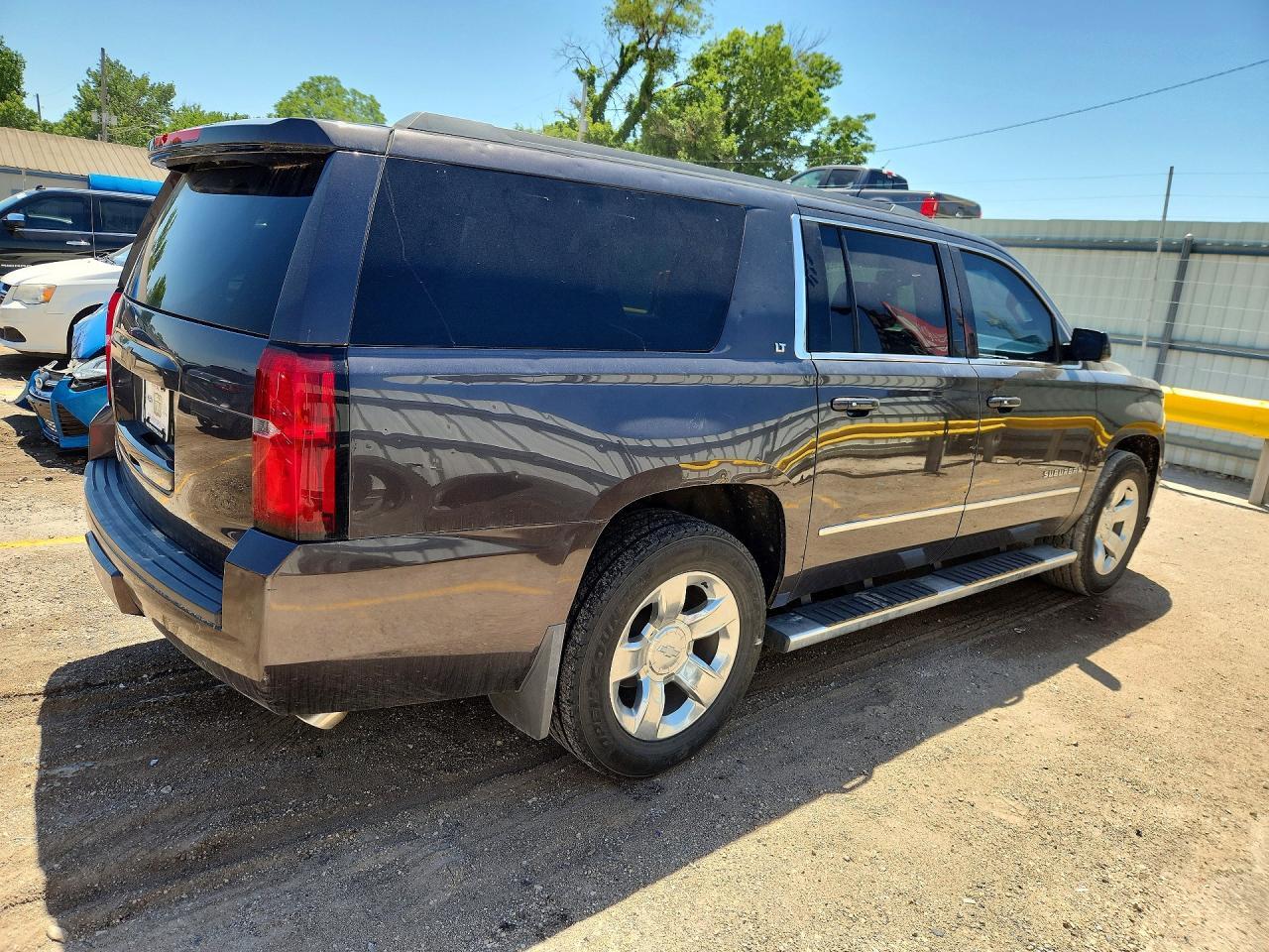 2017 Chevrolet Suburban K1500 Lt - Фото 3