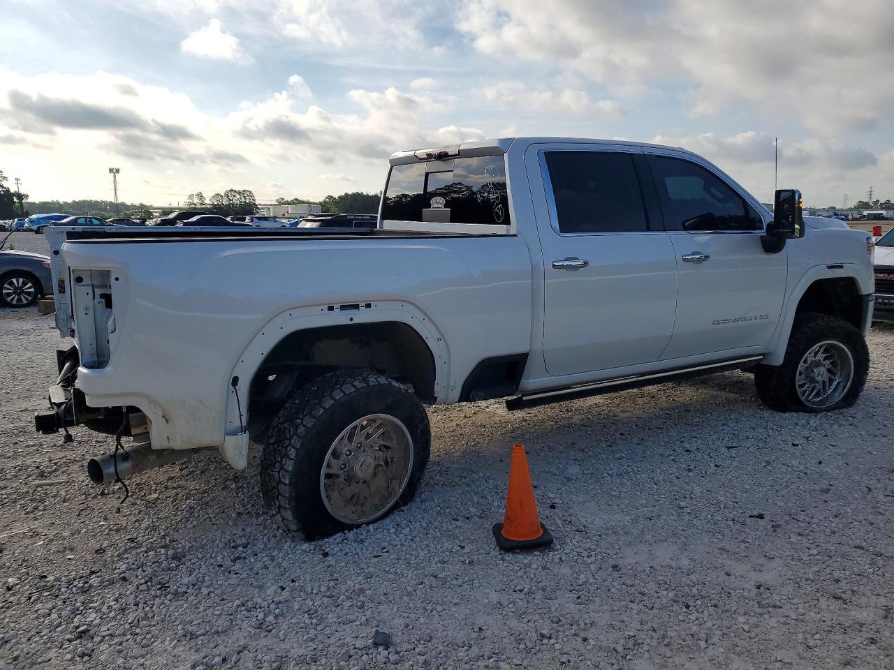 2025 GMC Sierra K2500 Denali Ultimate - Фото 3
