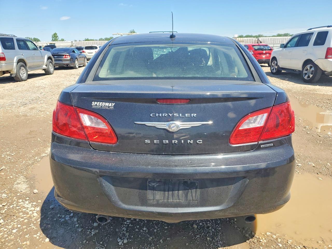 2010 Chrysler Sebring Limited - Image 6