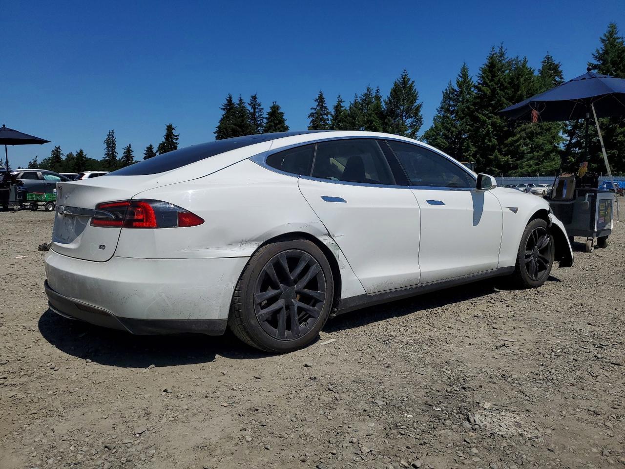 2014 Tesla Model S - Image 3