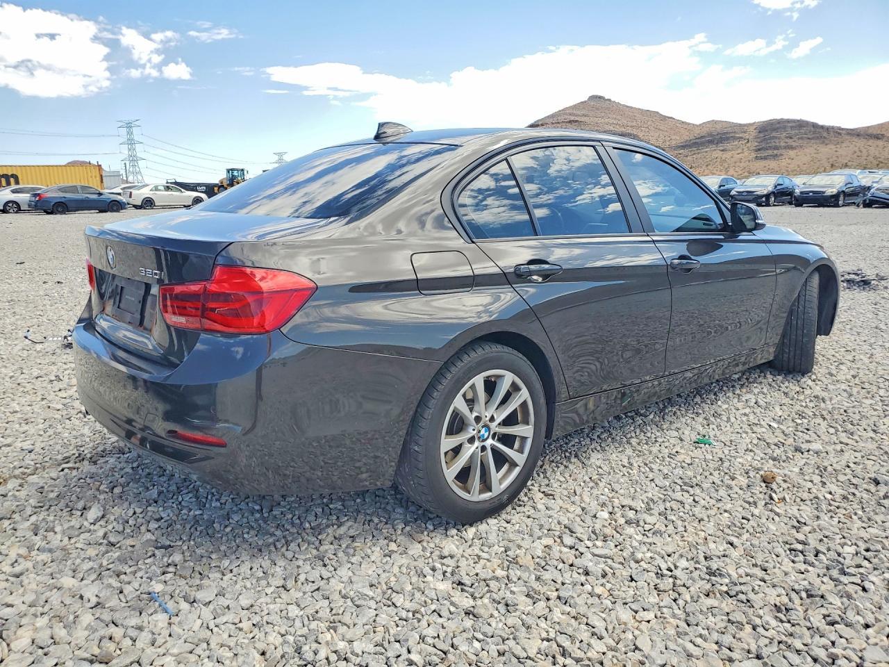 2016 BMW 320 I - Фото 3
