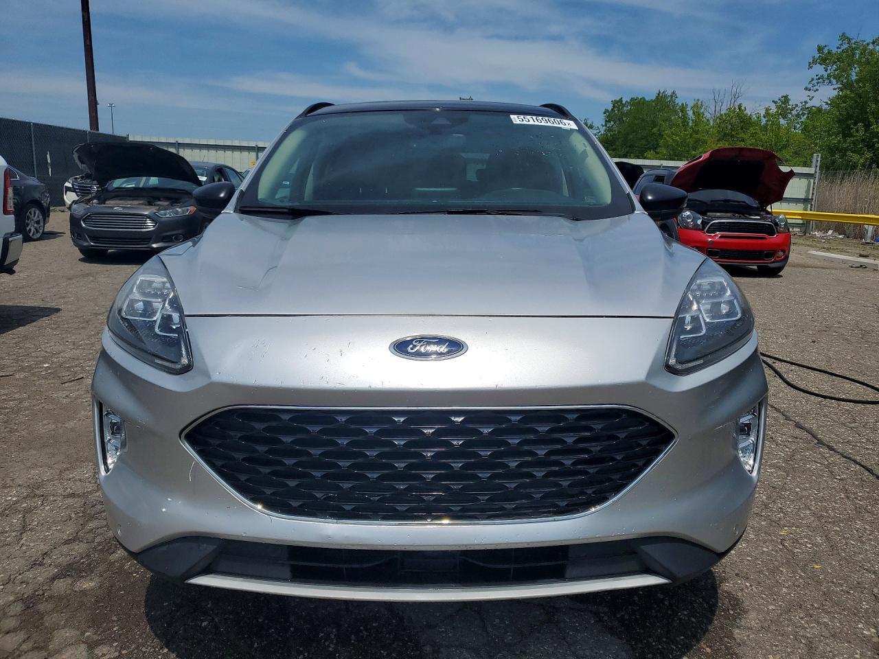 2020 Ford Escape Titanium - Image 5