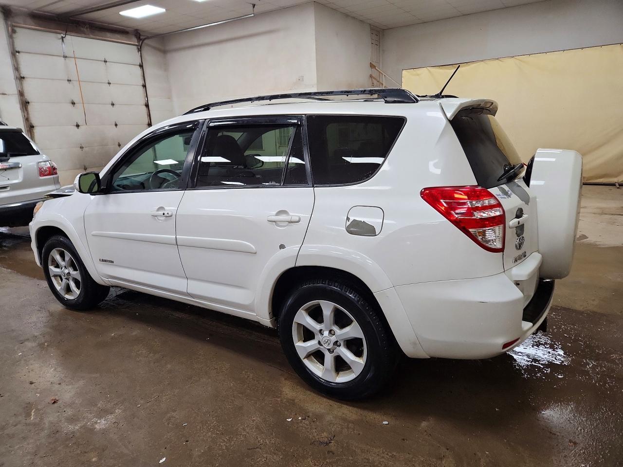 2012 Toyota Rav4 Limited - Фото 2