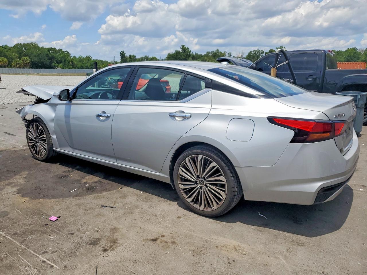 2023 Nissan Altima Sl - Фото 2