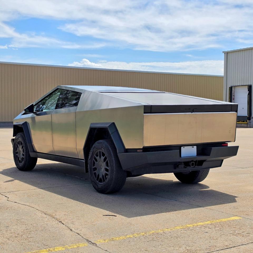 2024 Tesla Cybertruck - Фото 3
