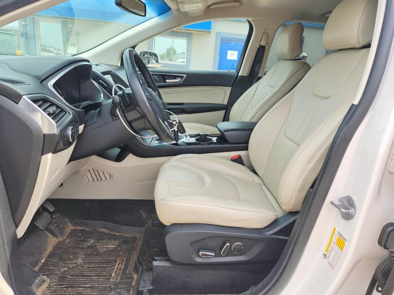 2017 Ford Edge Titanium - Image 7