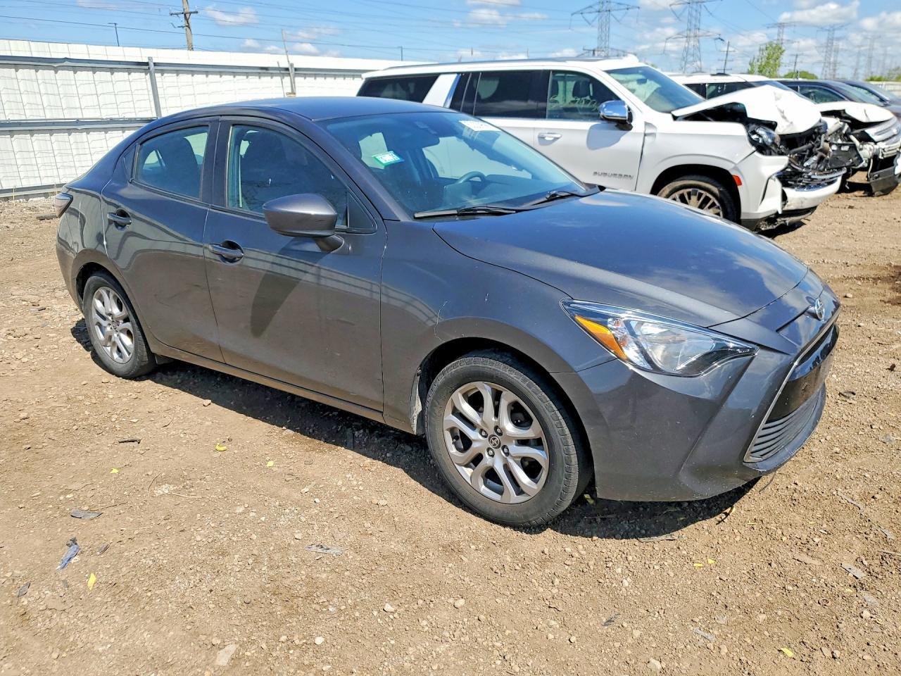 2016 Scion Ia - Фото 4