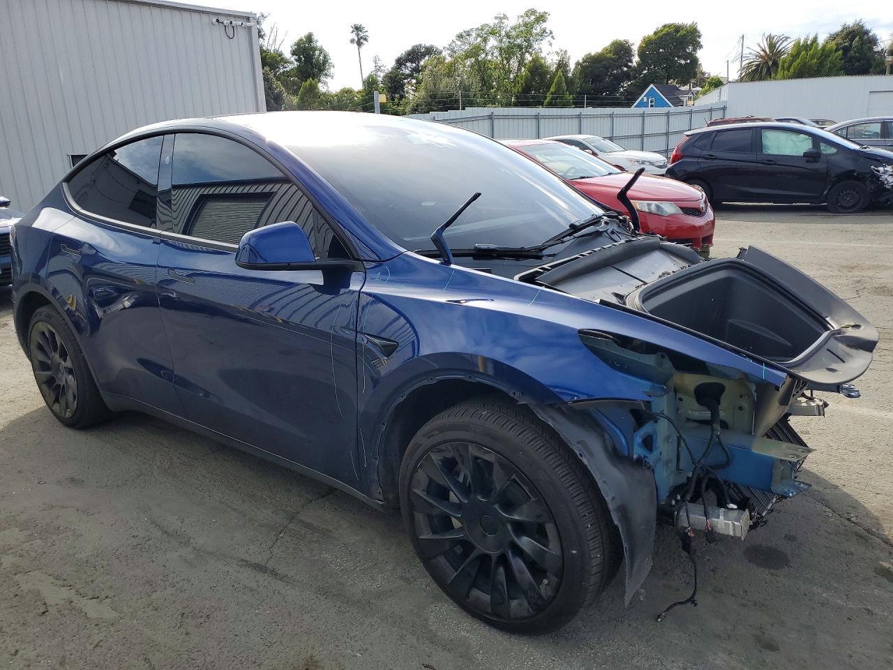 2024 Tesla Model Y - Фото 4