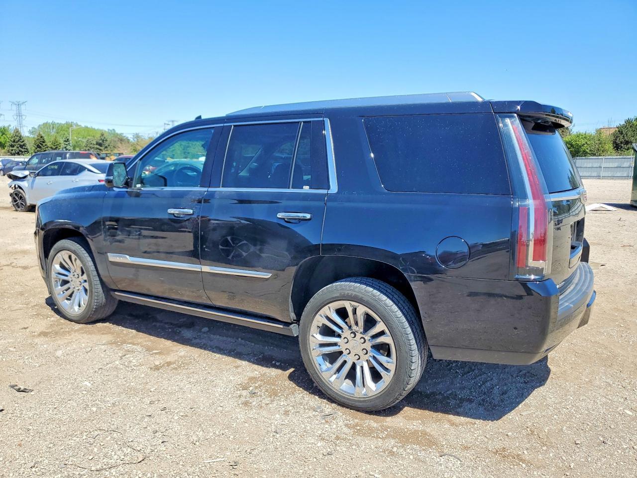 2019 Cadillac Escalade Premium Luxury - Image 2
