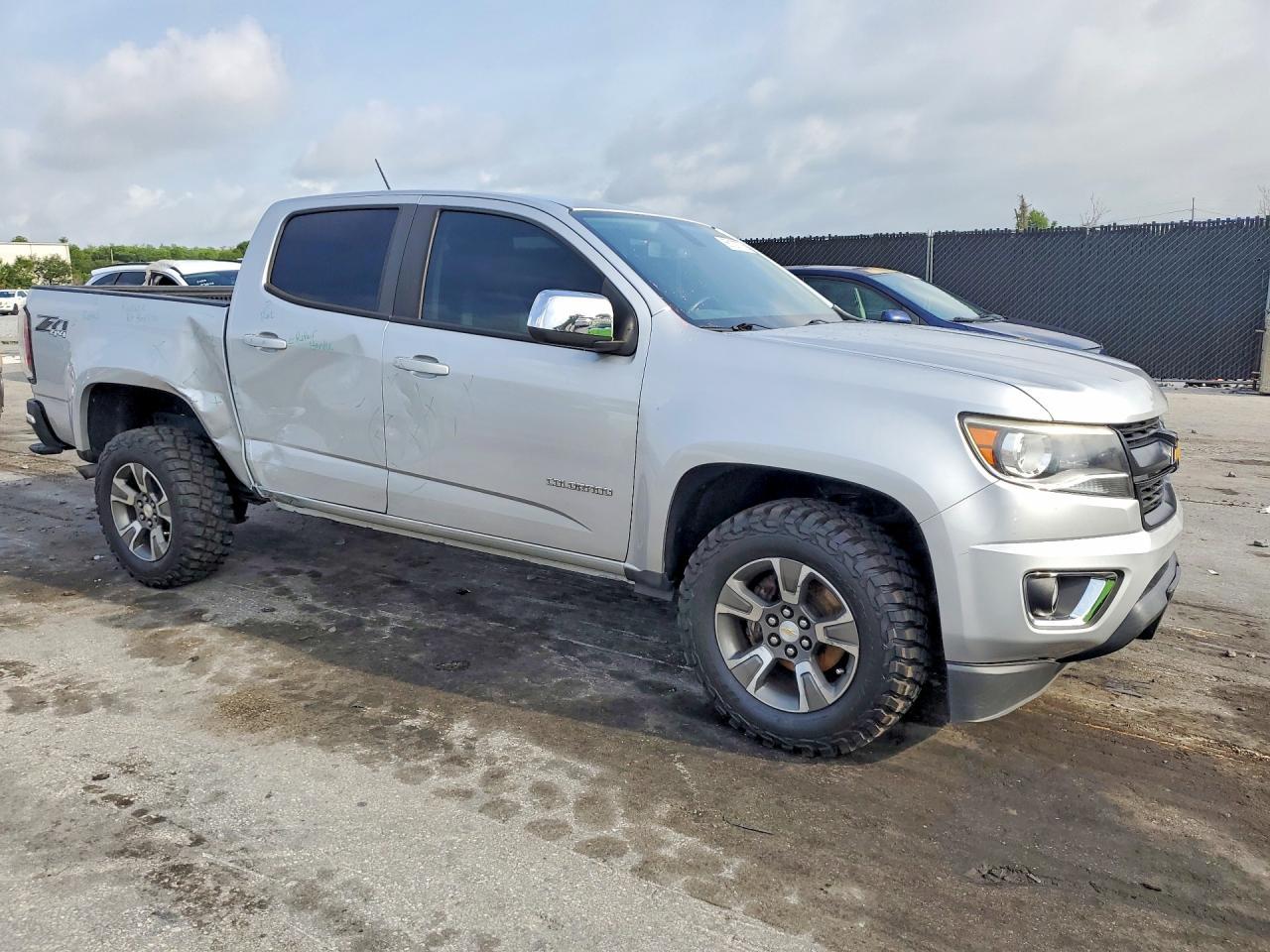 2020 Chevrolet Colorado Z71 - Image 4