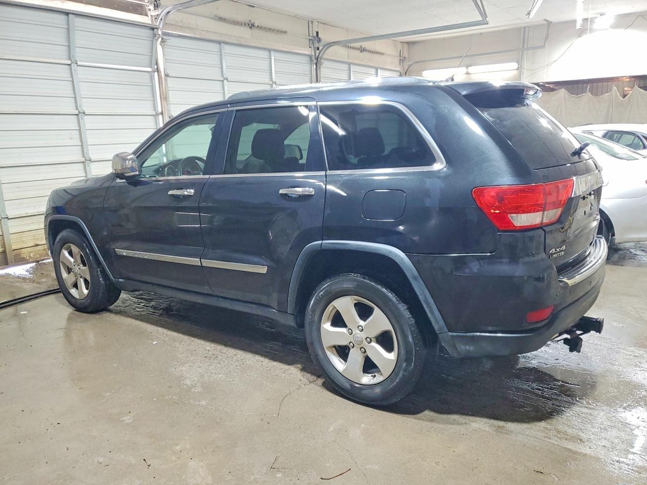 2013 Jeep Grand Cherokee Limited - Image 2