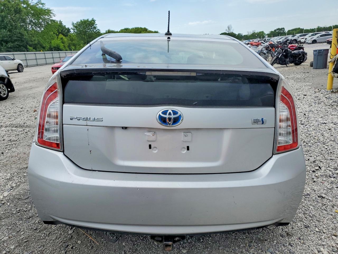 2013 Toyota Prius Four - Image 6
