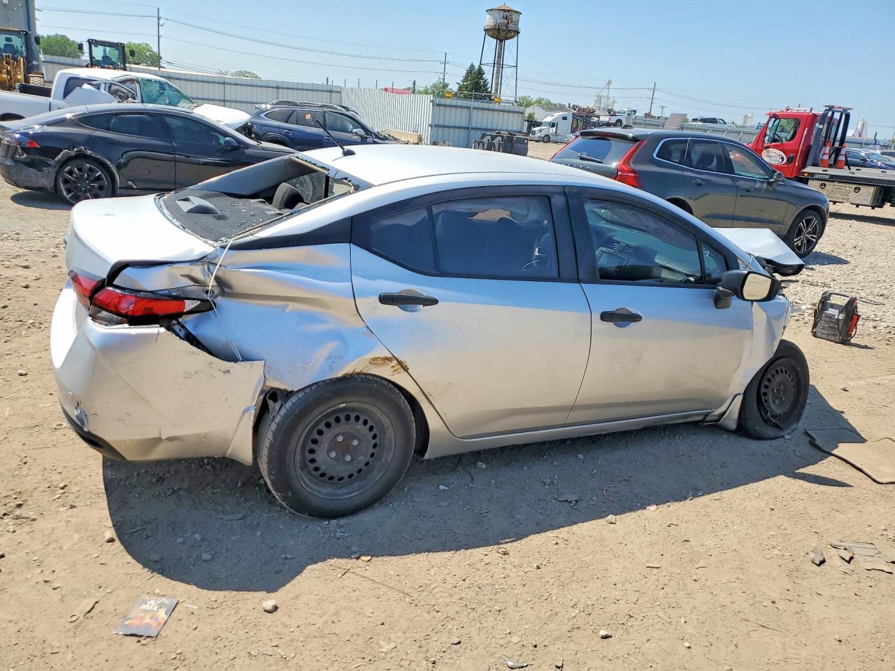 2021 Nissan Versa S - Фото 3