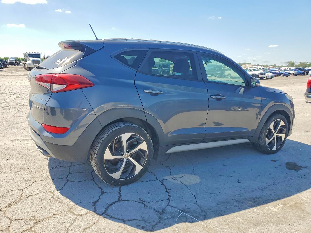 2017 Hyundai Tucson Sport - Image 3