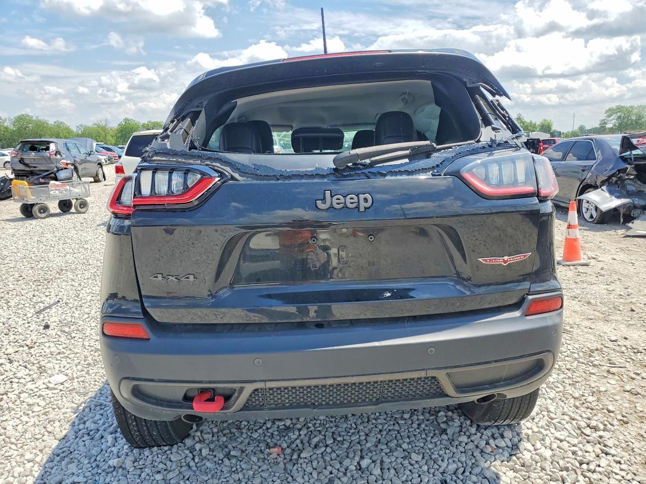 2019 Jeep Cherokee Trailhawk - Image 6