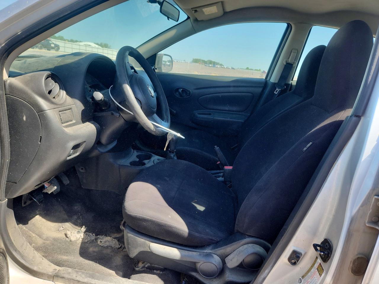 2012 Nissan Versa 1.6 S - Image 7