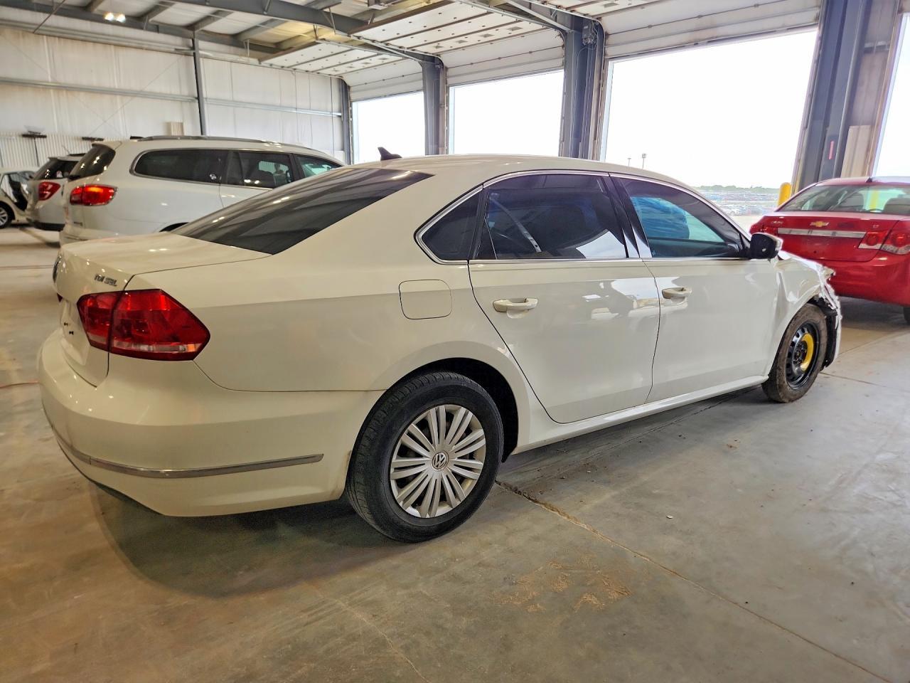 2013 Volkswagen Passat Sel - Фото 3