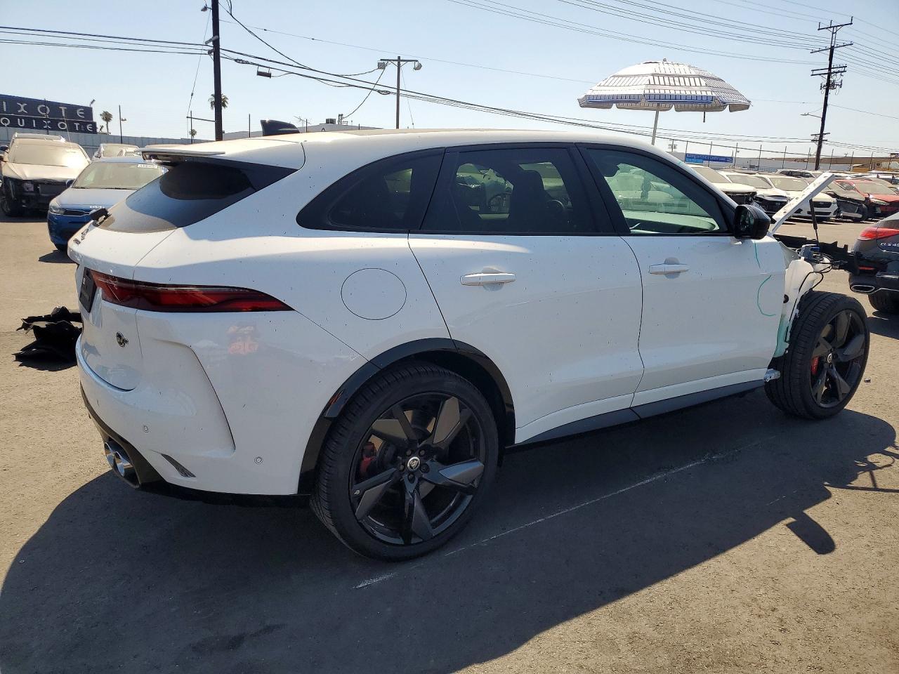 2025 Jaguar F-Pace Svr 575 Edition - Image 3