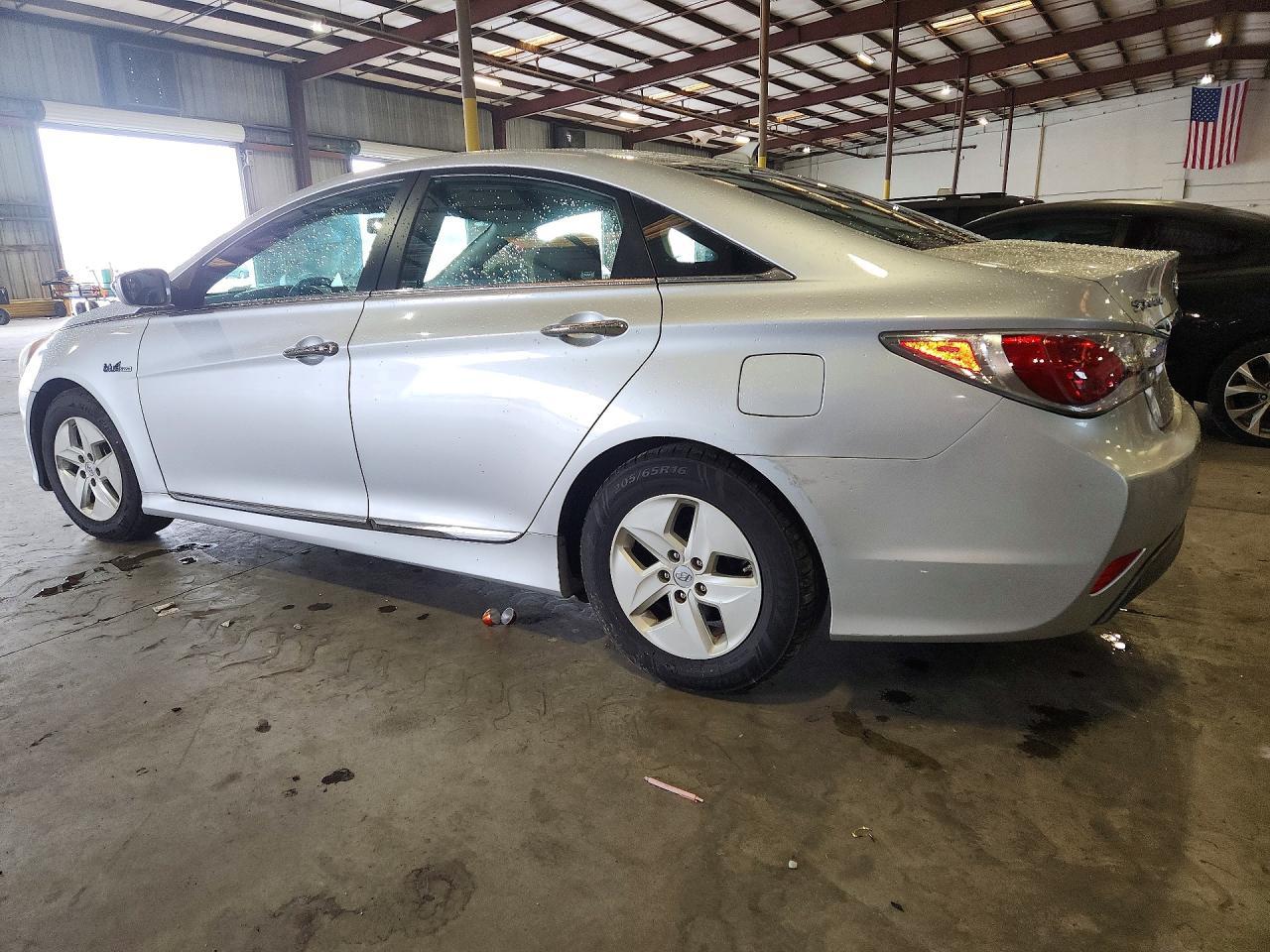 2011 Hyundai Sonata Hybrid - Фото 2