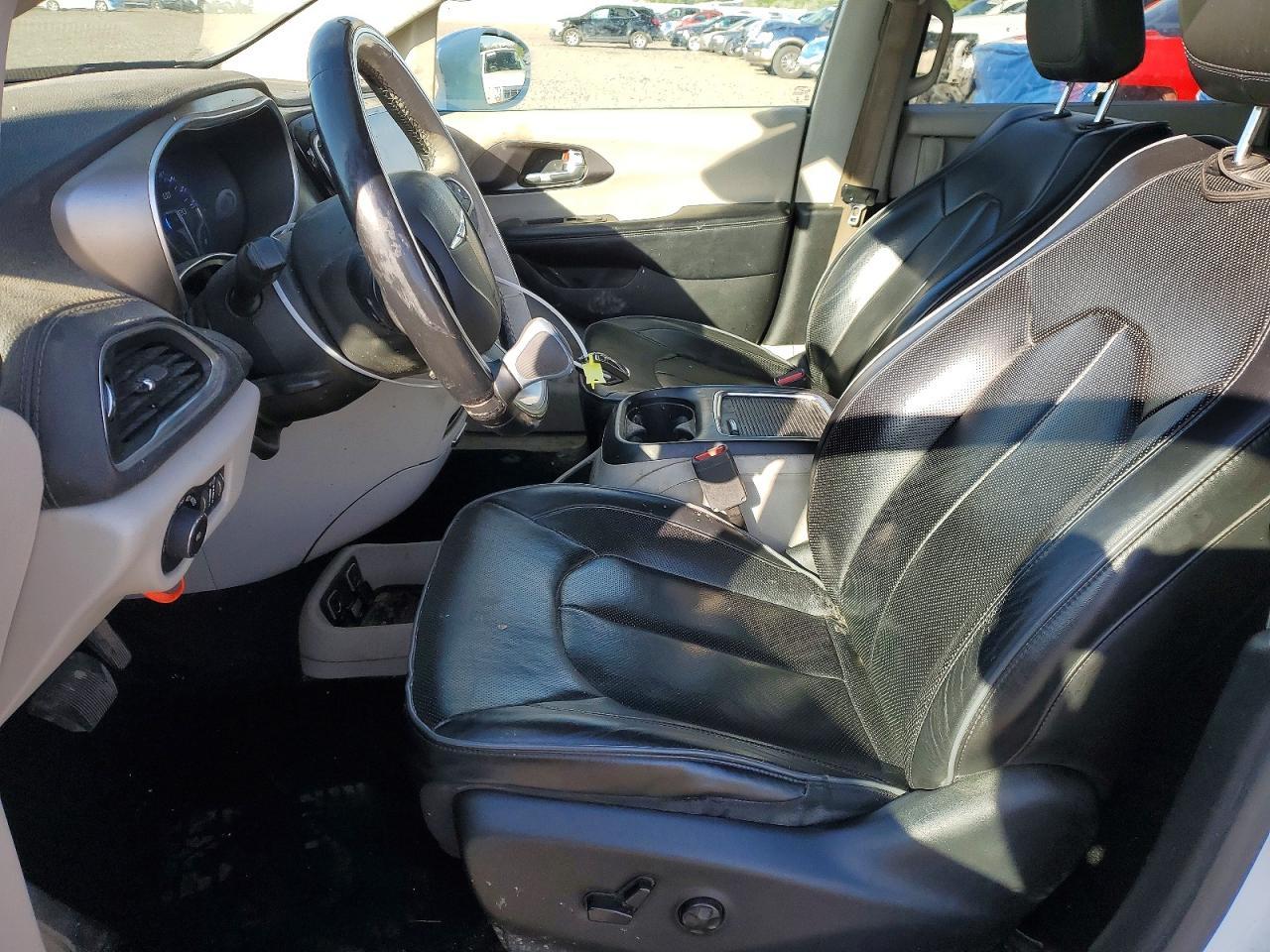 2018 Chrysler Pacifica Limited - Image 7