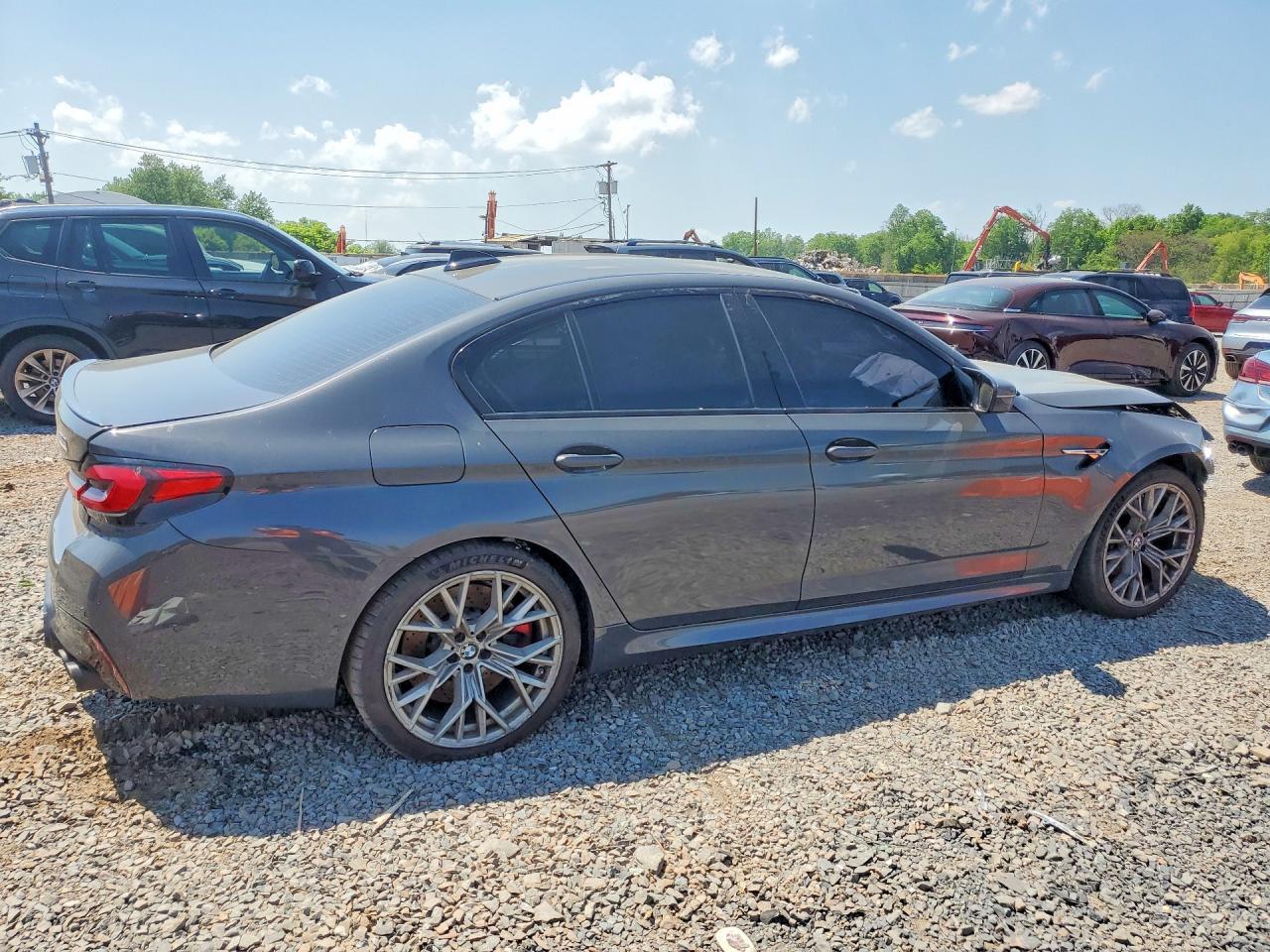 2022 BMW M5 - Фото 3