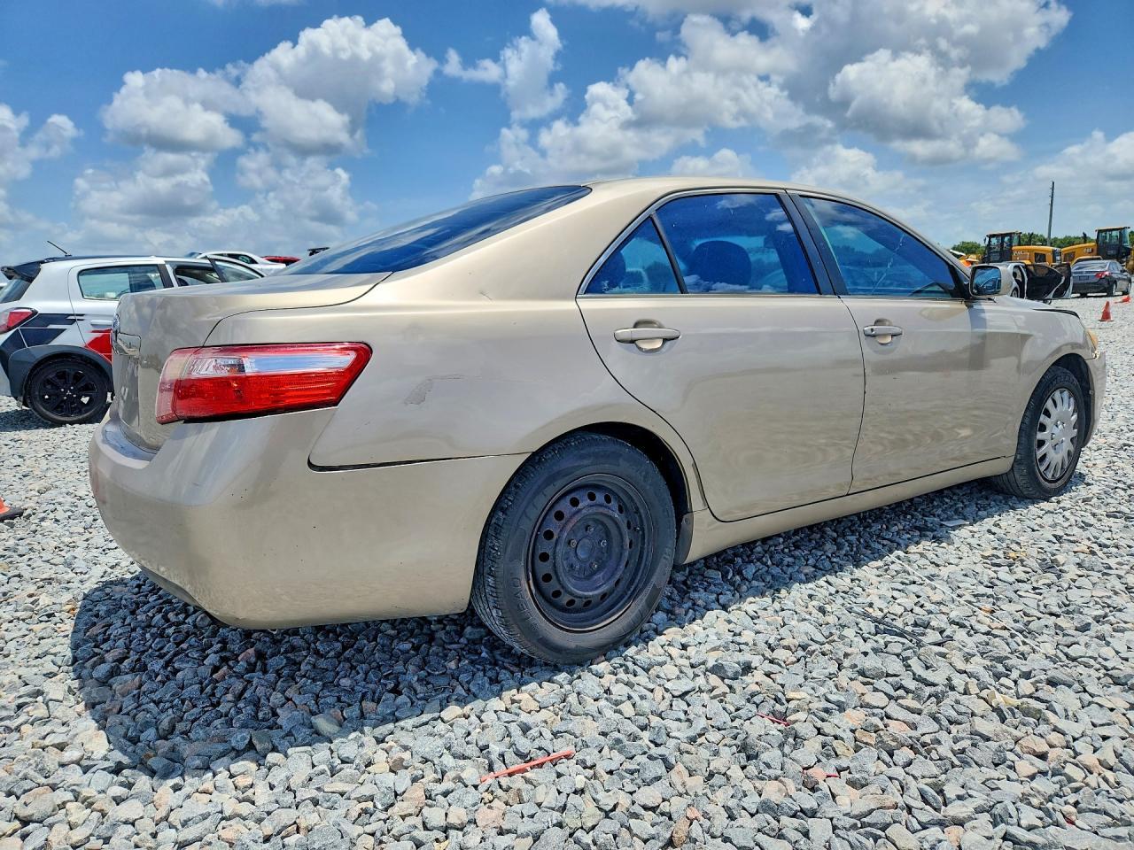 2012 Toyota Camry L - Image 3