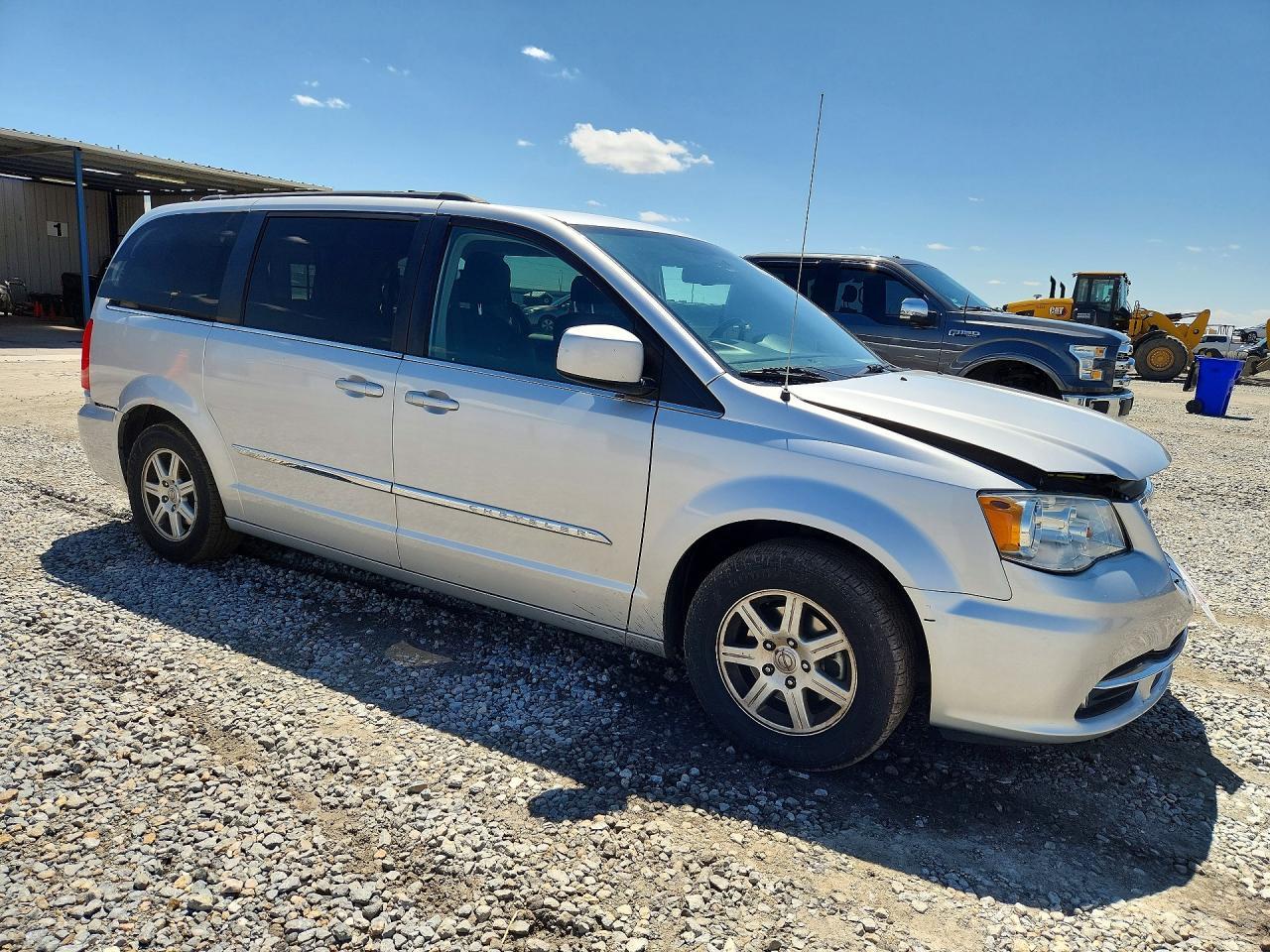 2011 Chrysler Town & Country Touring - Image 4
