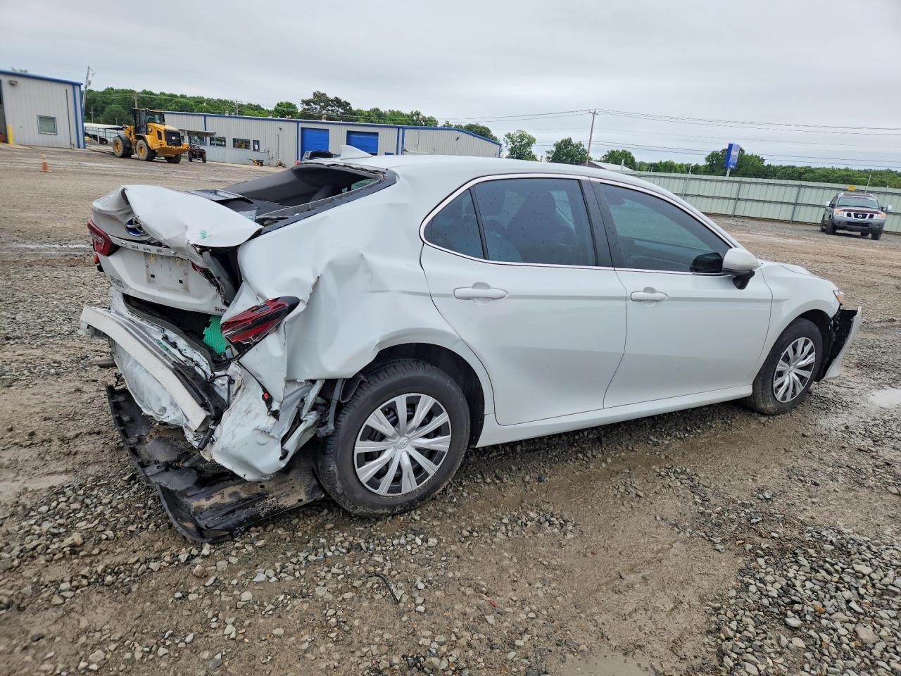 2022 Toyota Camry Le - Image 3
