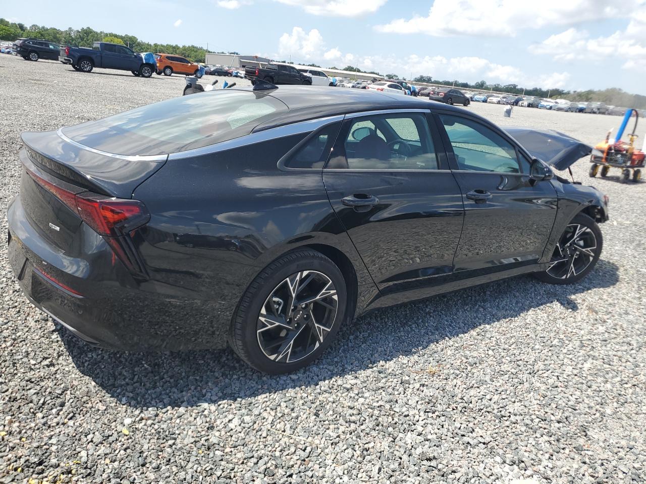 2025 Kia K5 Gt Line - Image 3