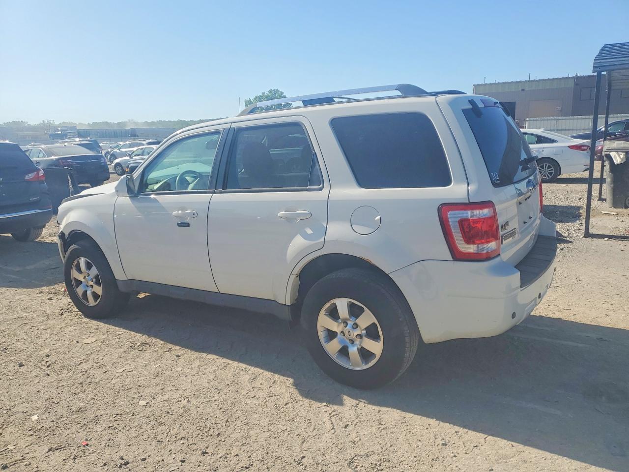 2012 Ford Escape Limited - Фото 2