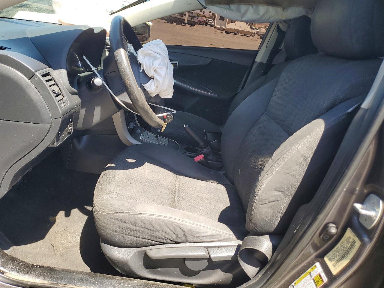 2013 Toyota Corolla B/S/Le - Image 7