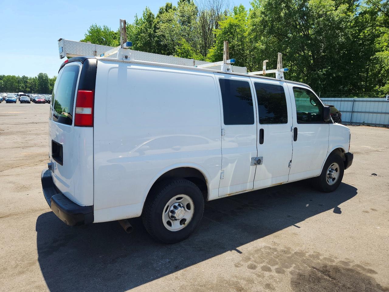 2015 Chevrolet Express G2500 - Image 3