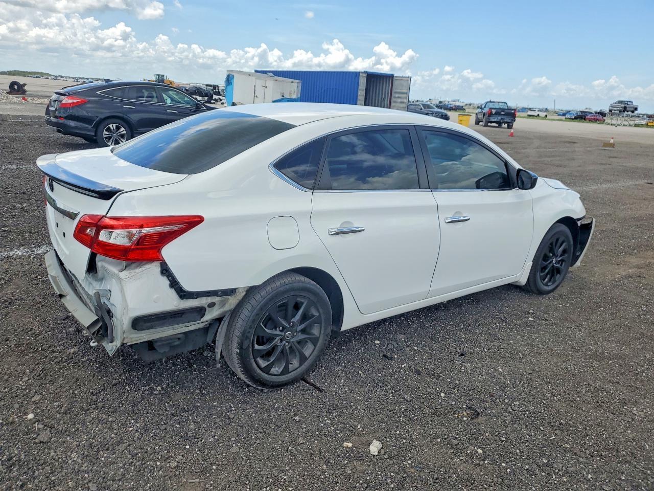 2018 Nissan Sentra S - Фото 3