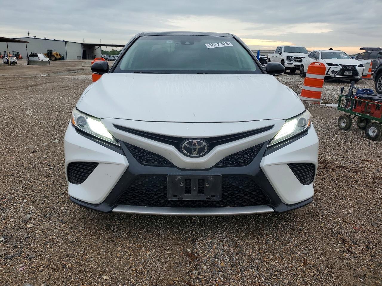 2020 Toyota Camry Xse - Фото 5
