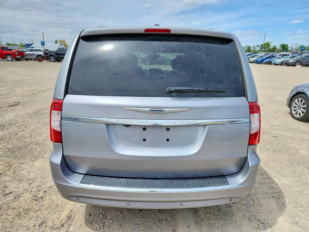 2013 Chrysler Town & Country Touring L - Image 6