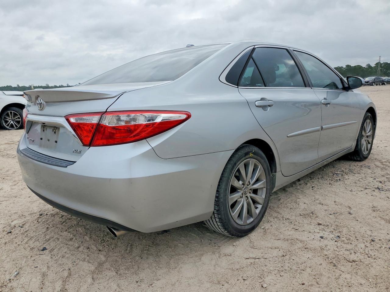 2017 Toyota Camry Xle - Фото 3