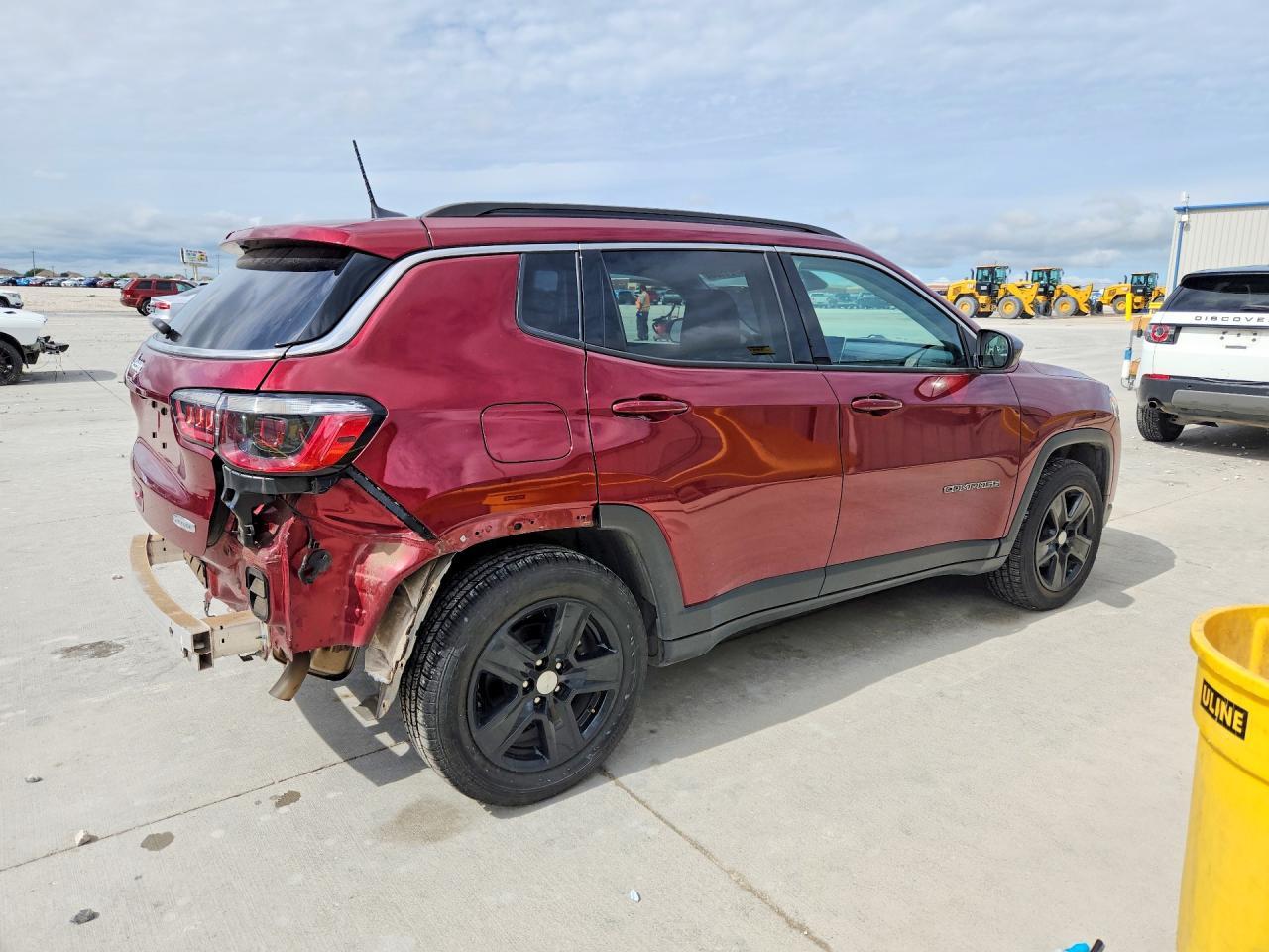 2022 Jeep Compass Latitude - Image 3