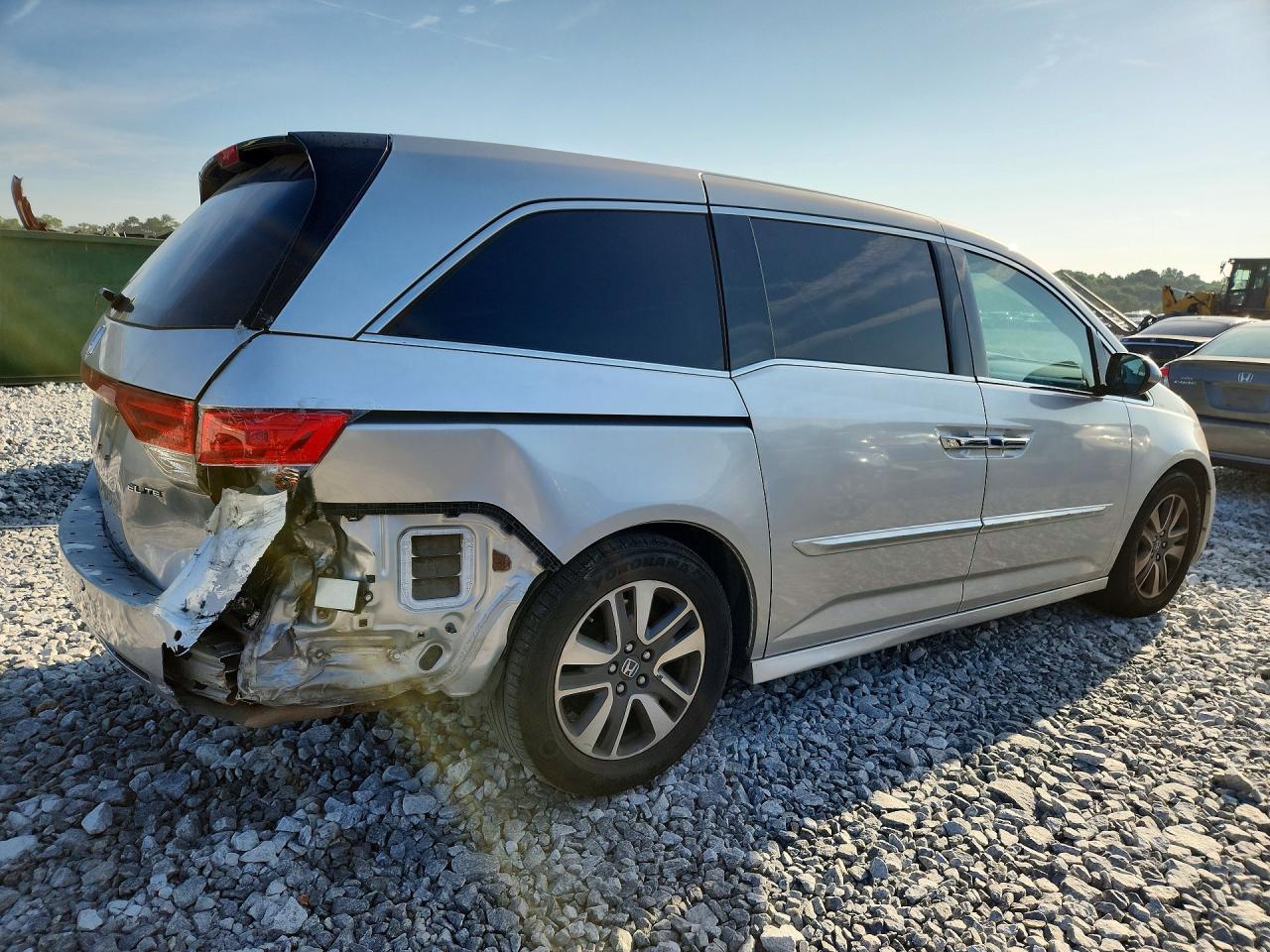 2015 Honda Odyssey Touring - Фото 3