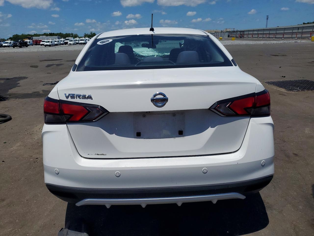 2021 Nissan Versa S - Фото 6