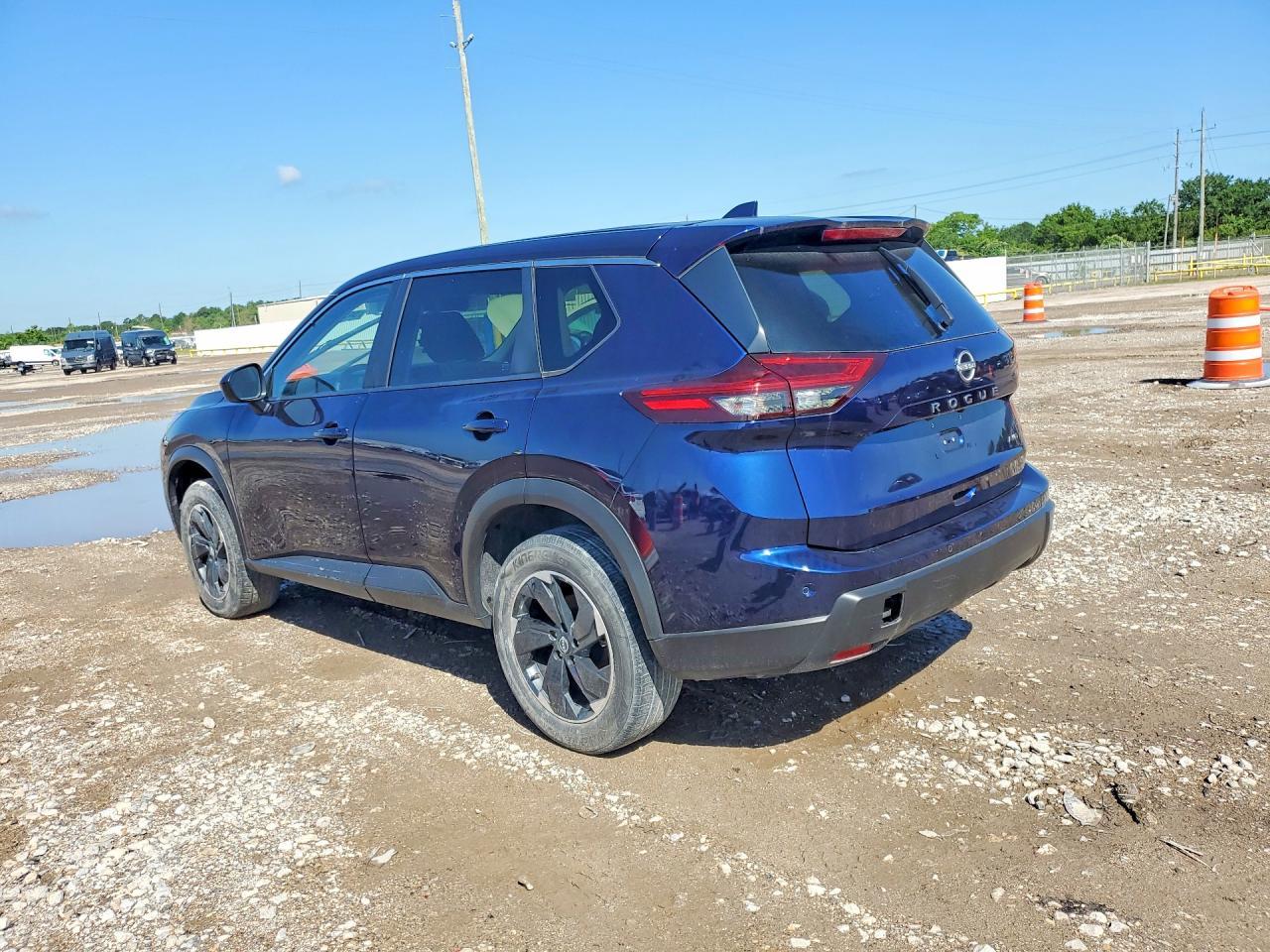 2025 Nissan Rogue Sv - Фото 2