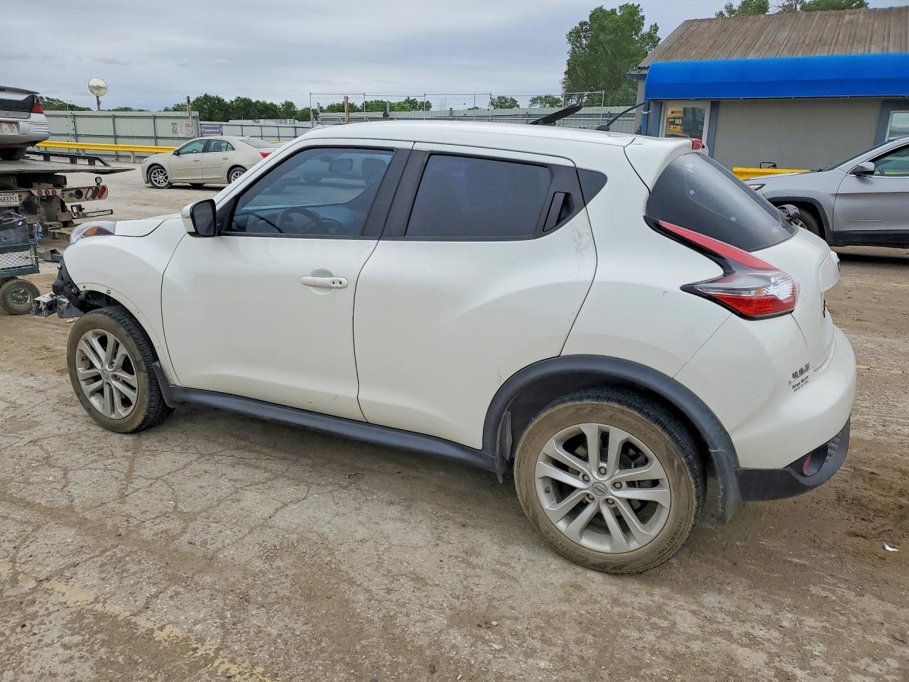 2015 Nissan Juke S - Image 2