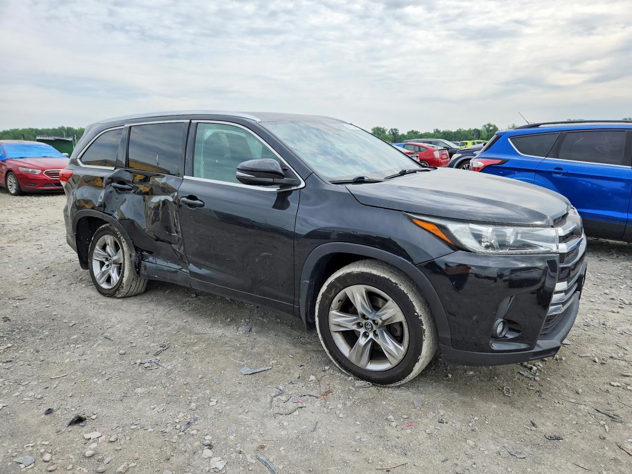 2019 Toyota Highlander Limited - Image 4